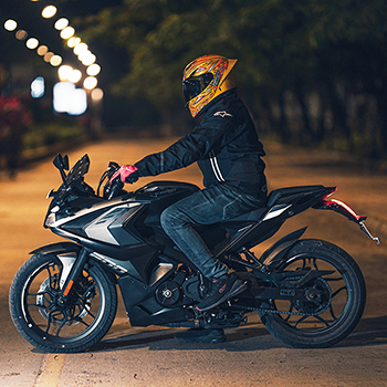 pulsar rs 200 tail tidy