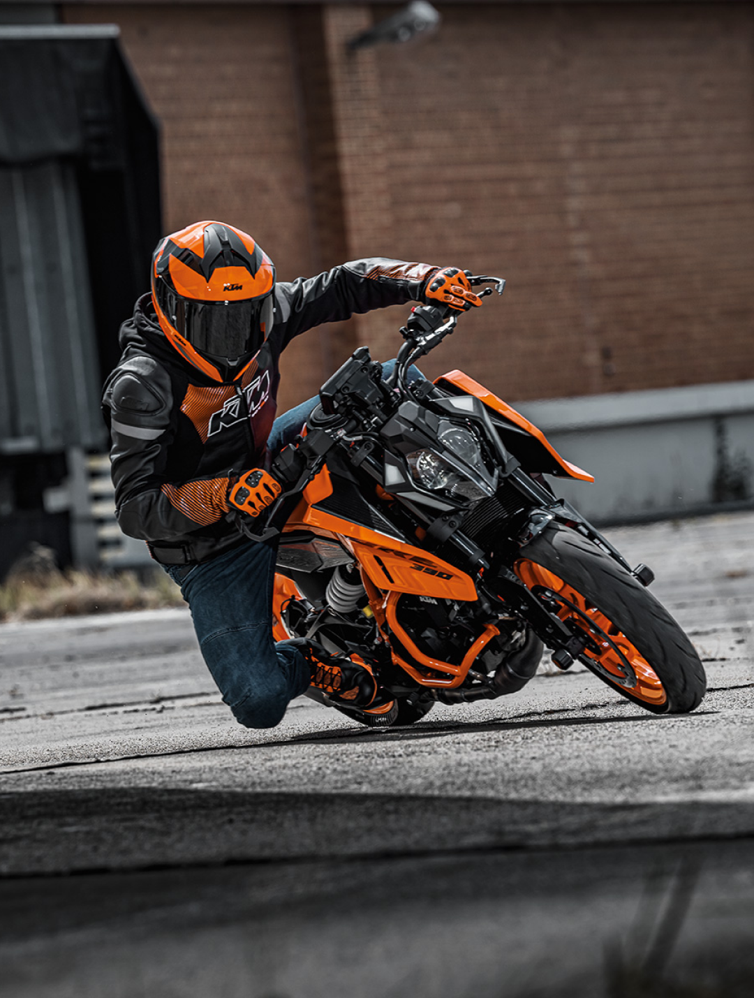 KTM 390 Duke - Price, Colors, Images, Specifications